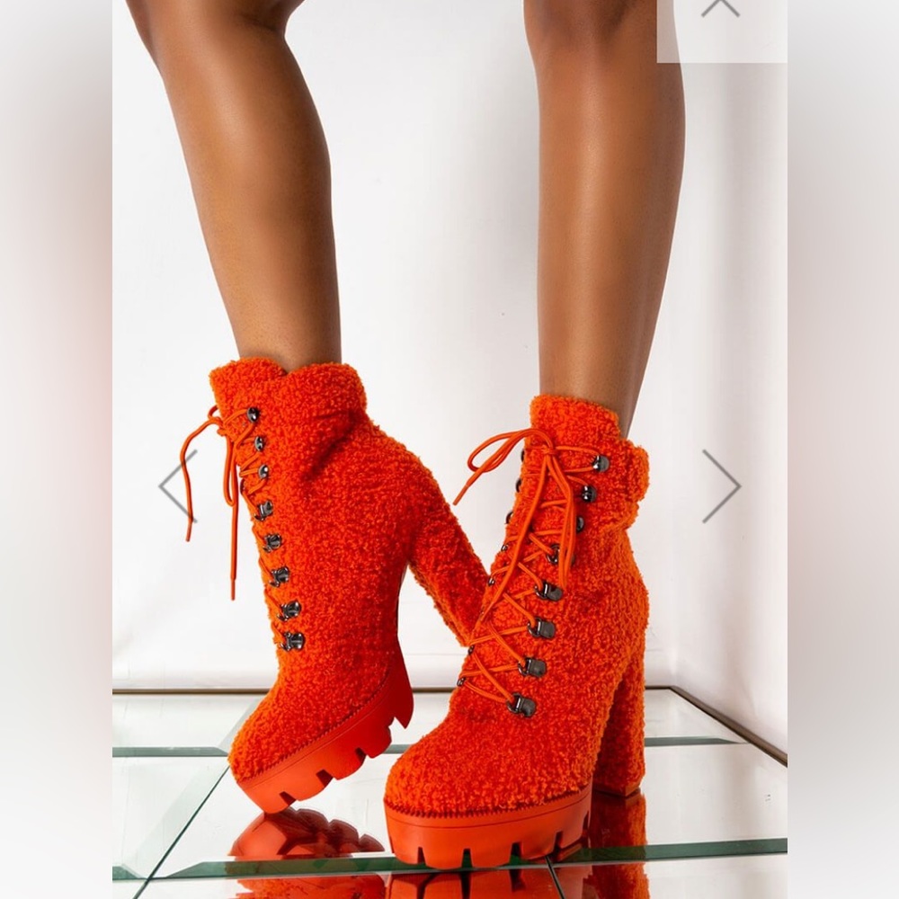 Akira Heels 👠